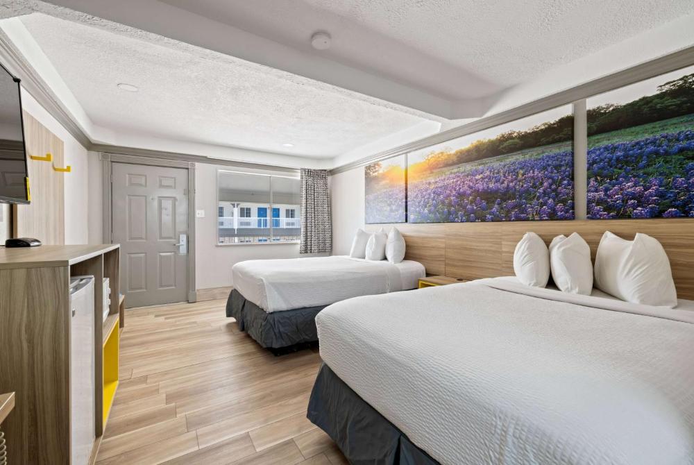 Double Room with Two Double Beds - Non-Smoking interior